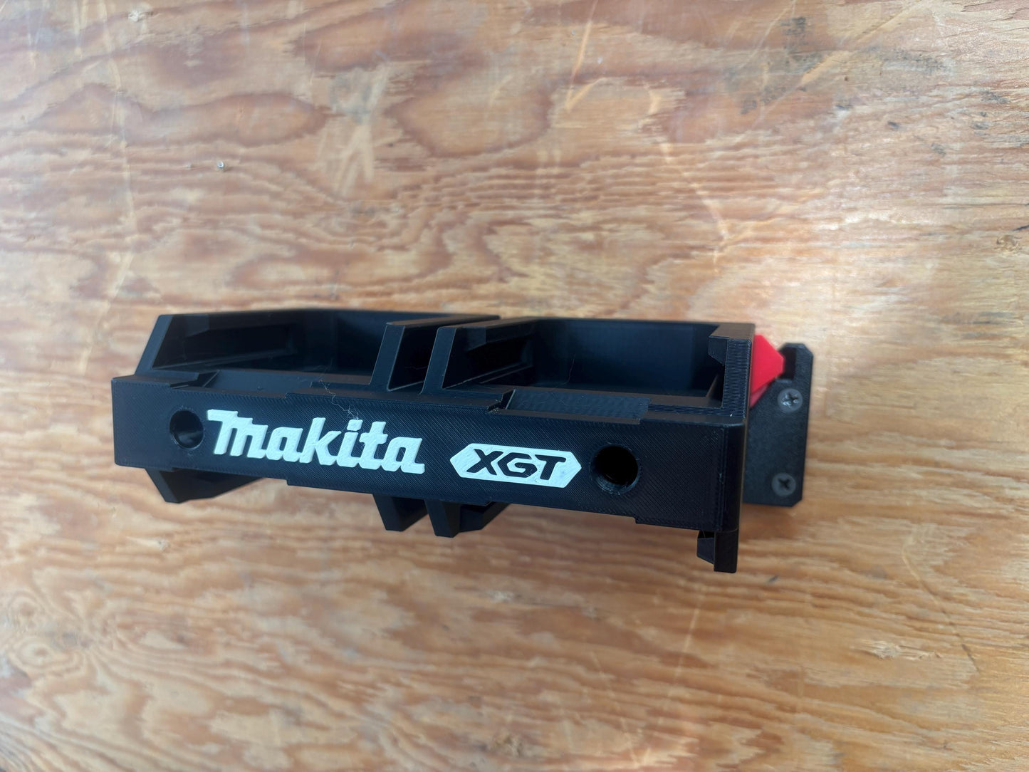 Wall Mount Holder for Makita 40V XGT Batteries – holds 4 Batteries, Optional Packout Mounting