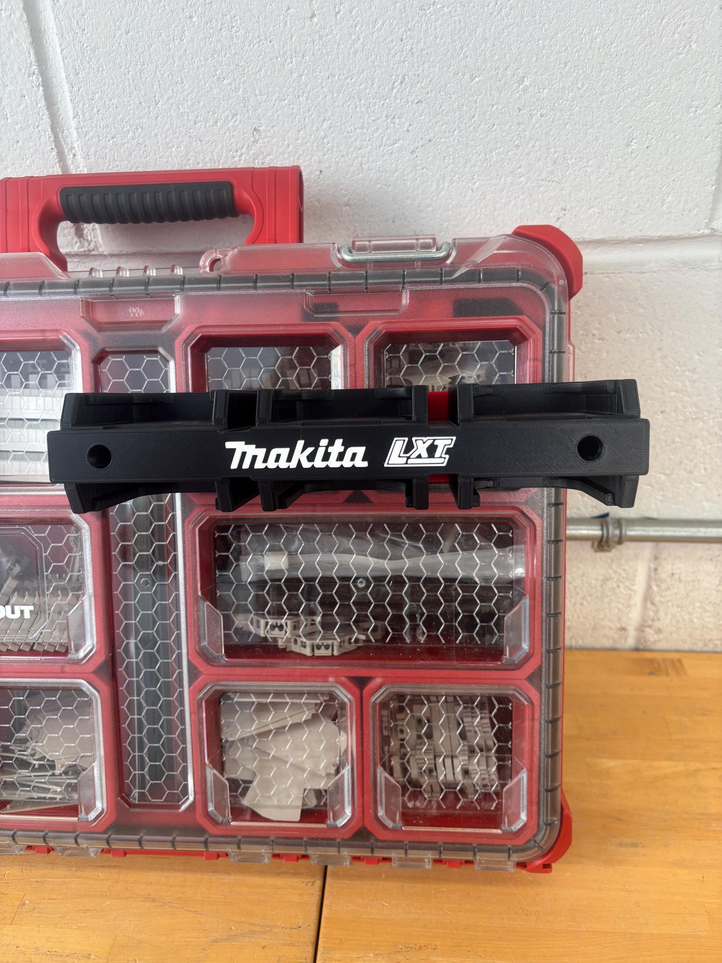 Wall Mount Holder for Makita 18V LXT Batteries – holds 6 Batteries, Optional Packout Mounting