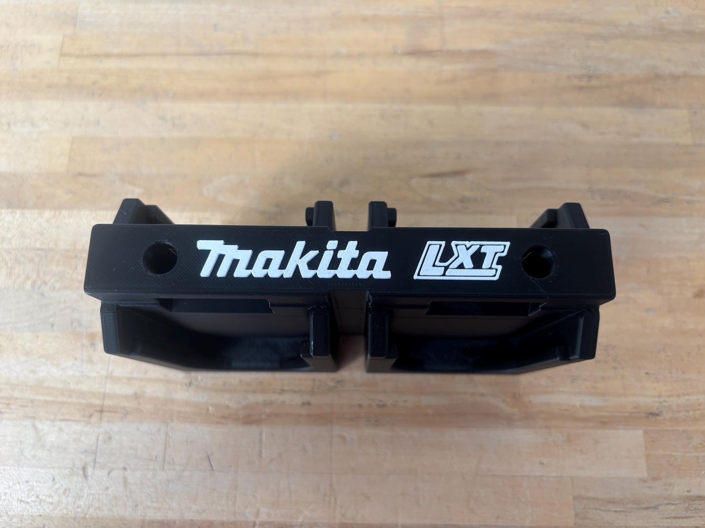 Wall Mount Holder for Makita 18V LXT Batteries – holds 4 Batteries, Optional Packout Mounting