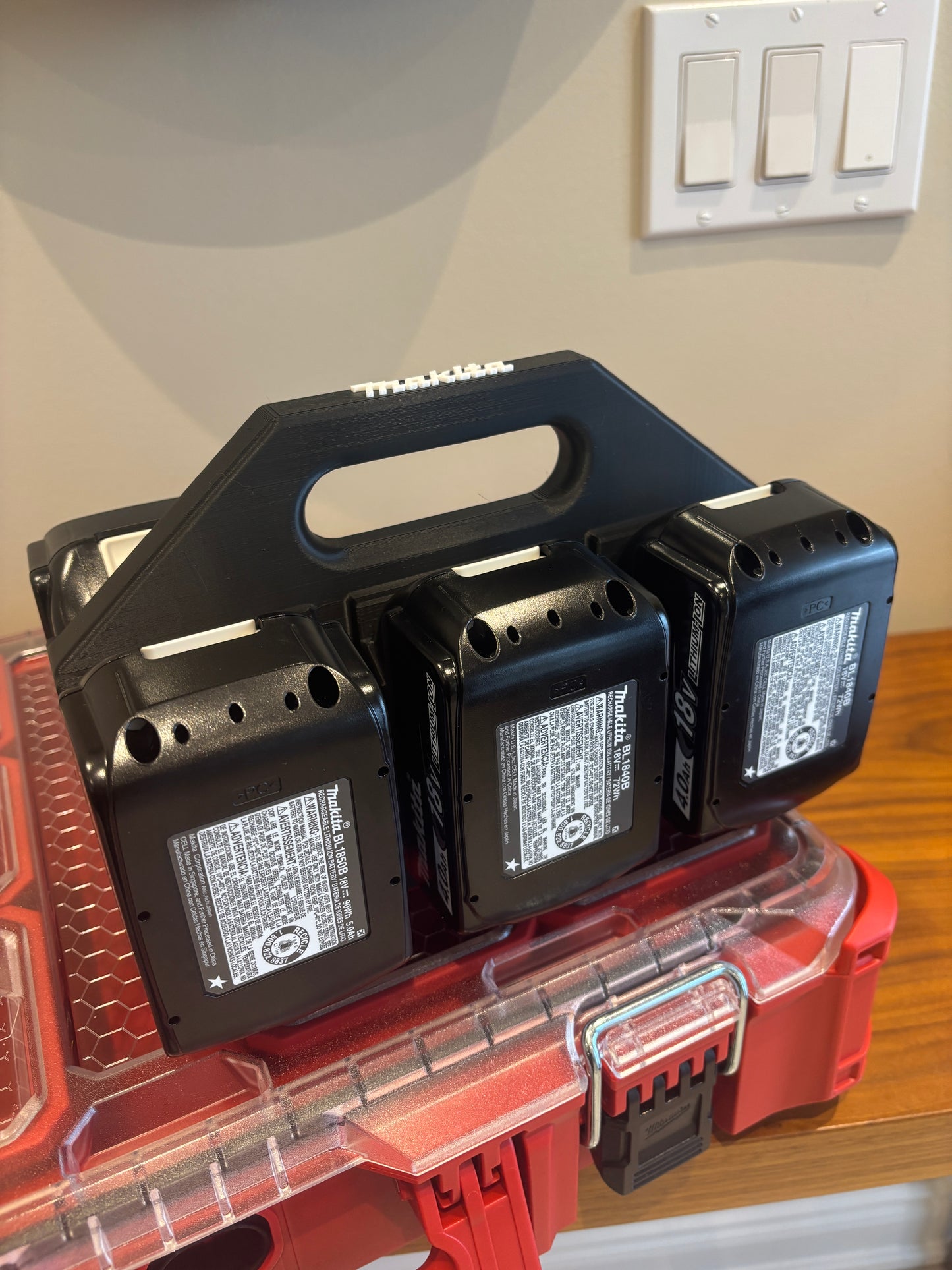 Battery Caddy for Makita LTX 18V Batteries – holds 6 Batteries, Optional Milwaukee Packout Mounting