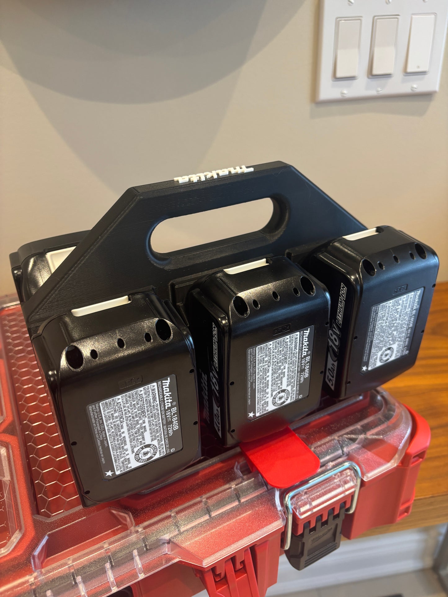 Battery Caddy for Makita LTX 18V Batteries – holds 6 Batteries, Optional Milwaukee Packout Mounting