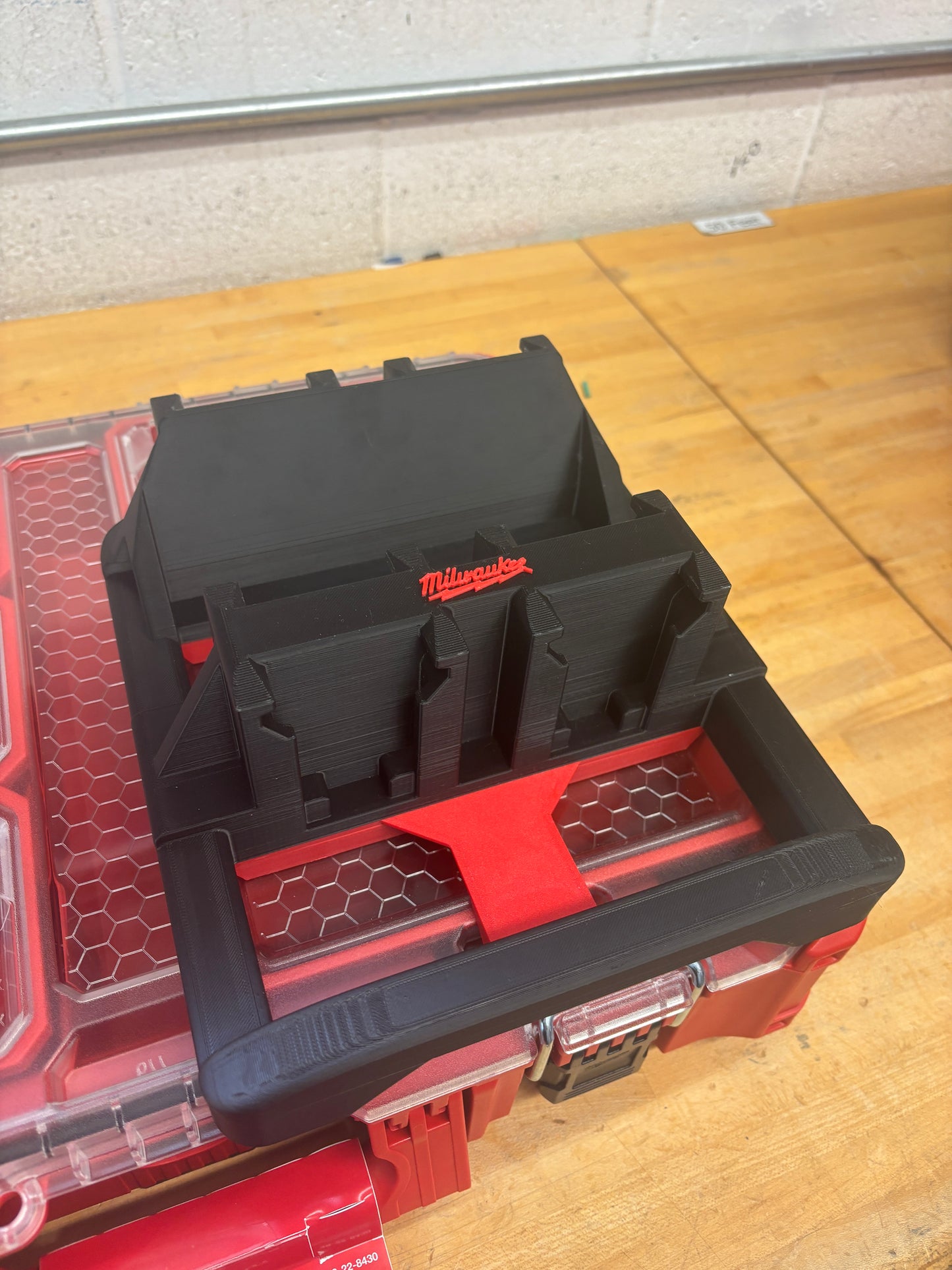 Milwaukee Packout Holder Carrier for Milwaukee M18 Batteries - holds 6 Batteries