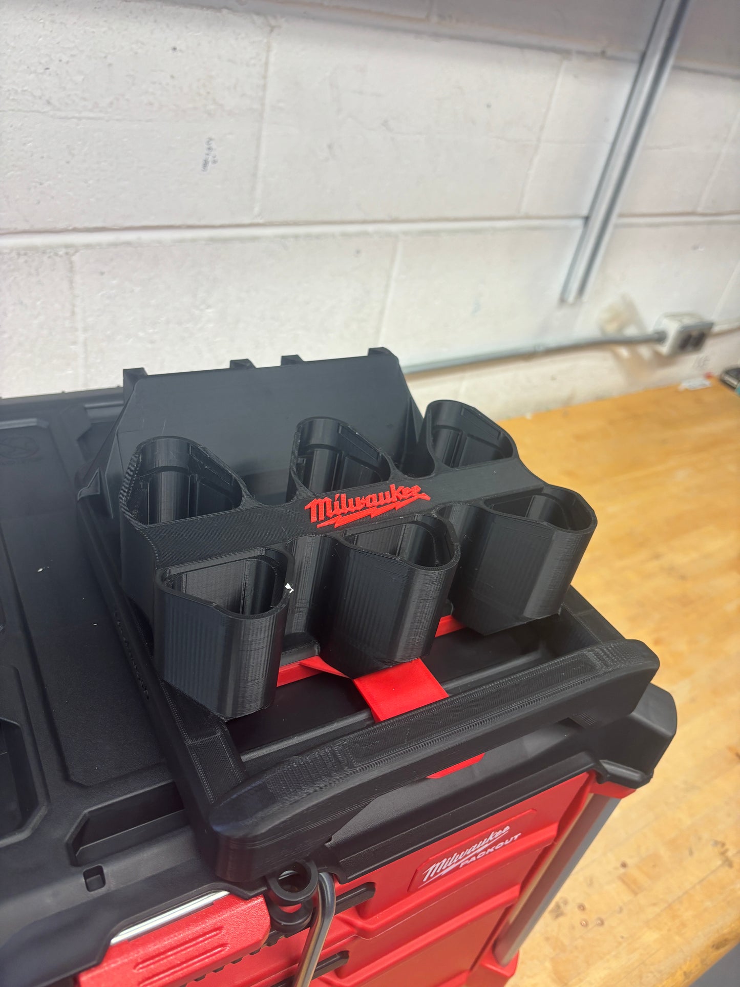 Milwaukee Packout Holder Carrier for Milwaukee M12 and M18 Batteries - holds 6xM12 and 2xM18 Batteries