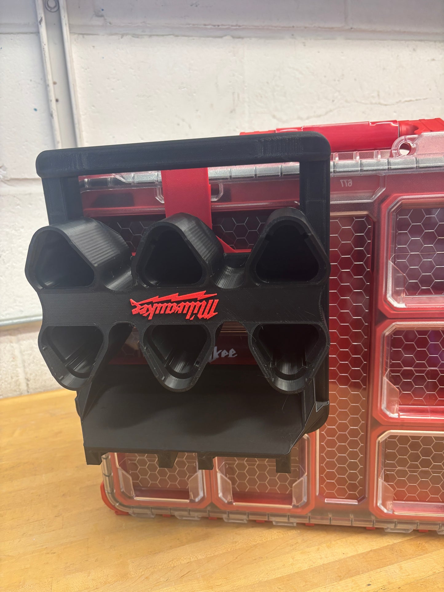 Milwaukee Packout Holder Carrier for Milwaukee M12 and M18 Batteries - holds 6xM12 and 2xM18 Batteries