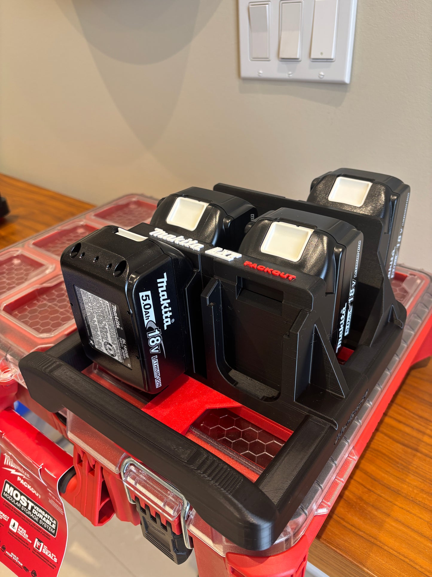 Milwaukee Packout Holder Carrier for Makita LXT 18V Batteries - holds 6 Batteries