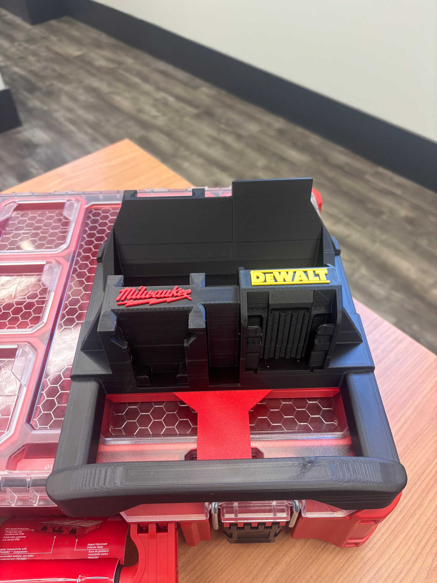 Milwaukee Packout Holder Carrier "DeWaukee" for DeWalt 20V / 60V and Milwaukee M18 Batteries - holds 3 DeWalt and 3 Milwaukee M18 Batteries