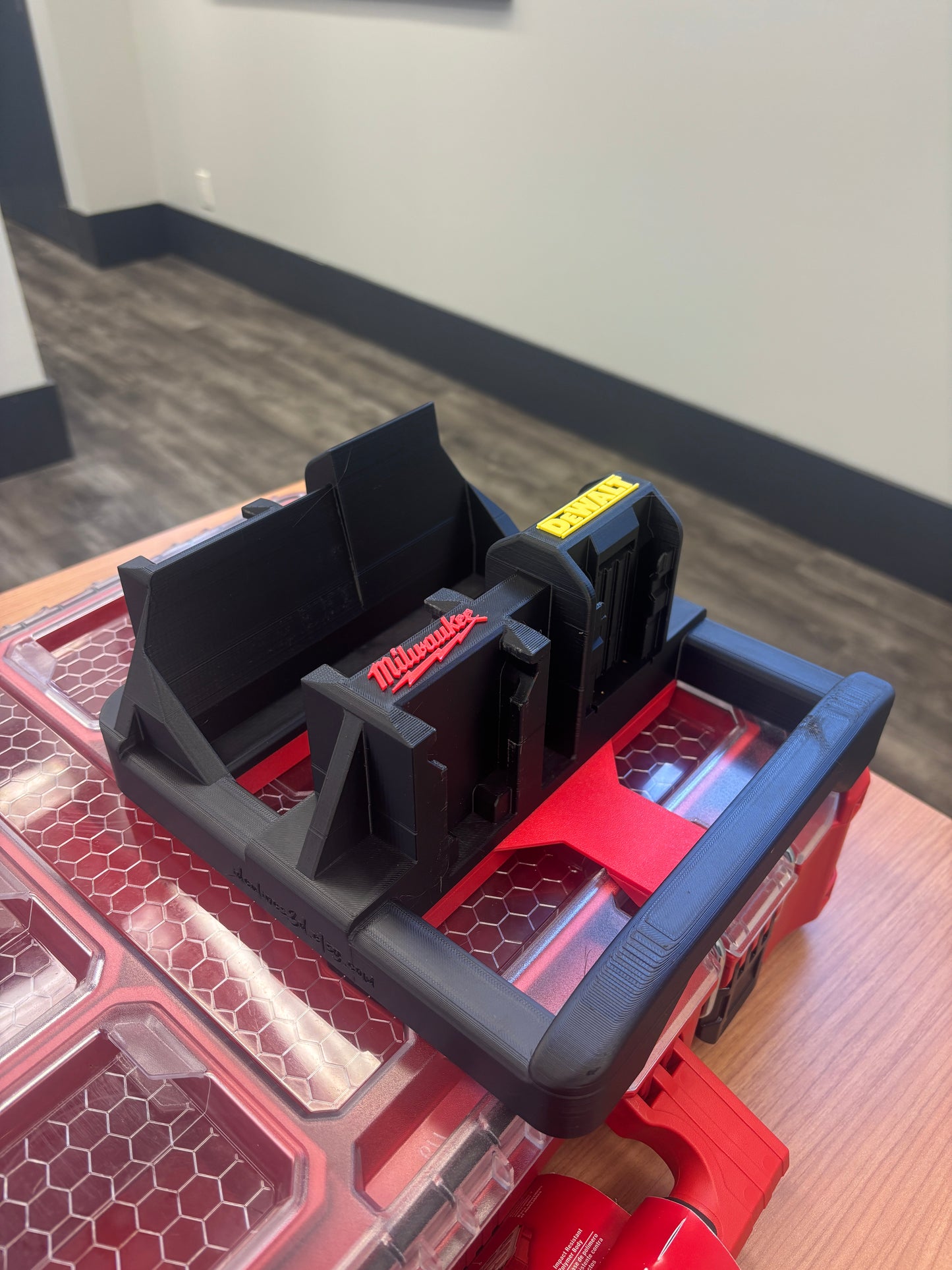 Milwaukee Packout Holder Carrier "DeWaukee" for DeWalt 20V / 60V and Milwaukee M18 Batteries - holds 3 DeWalt and 3 Milwaukee M18 Batteries