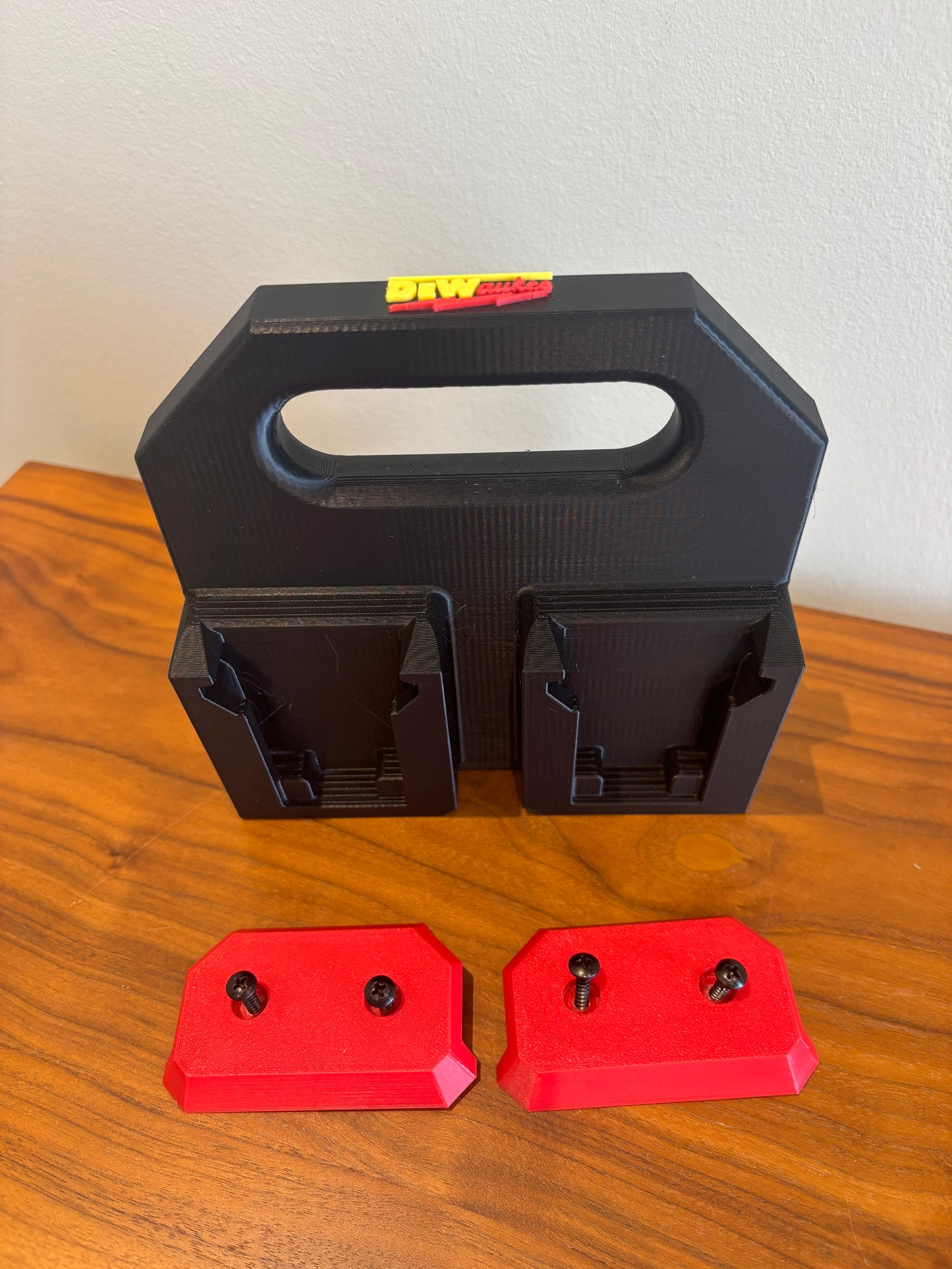 Battery Caddy "DeWaukee" for DeWalt 20V / 60V and Milwaukee M18 Batteries – holds 4 Batteries, Optional Milwaukee Packout Mounting