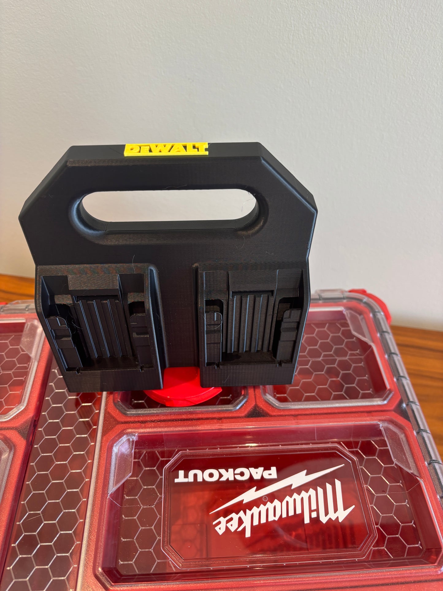 Battery Caddy for DeWalt 20V and 60V Batteries – holds 4 Batteries, Optional Milwaukee Packout Mounting