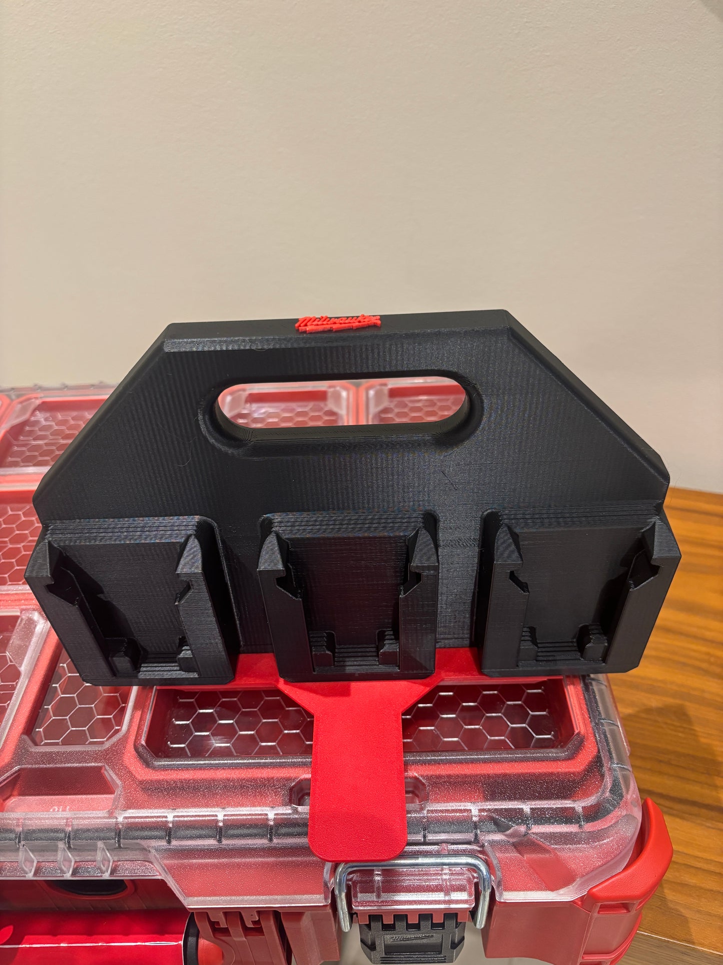 Battery Caddy for Milwaukee M18 Batteries – holds 6 Batteries, Optional Milwaukee Packout Mounting