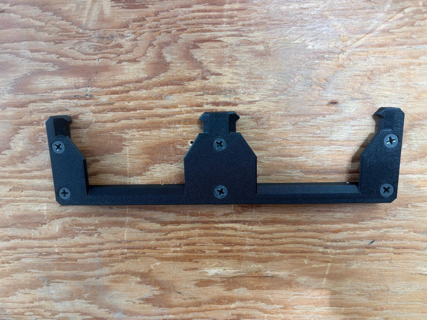 Wall Mount Holder for Makita 40V XGT Batteries – holds 6 Batteries, Optional Packout Mounting