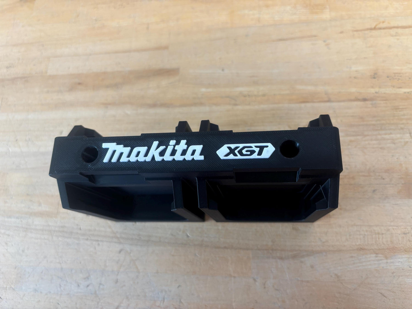 Wall Mount Holder for Makita 40V XGT Batteries – holds 4 Batteries, Optional Packout Mounting