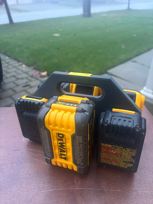 Battery Caddy for DeWalt 20V and 60V Battery  – holds 6 Batteries, Optional Milwaukee Packout Mounting