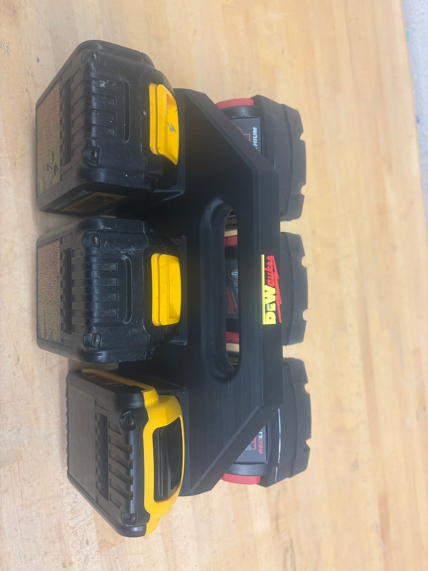 Battery Caddy "DeWaukee" for DeWalt 20V / 60V and Milwaukee M18 Batteries – holds 6 Batteries, Optional Milwaukee Packout Mounting