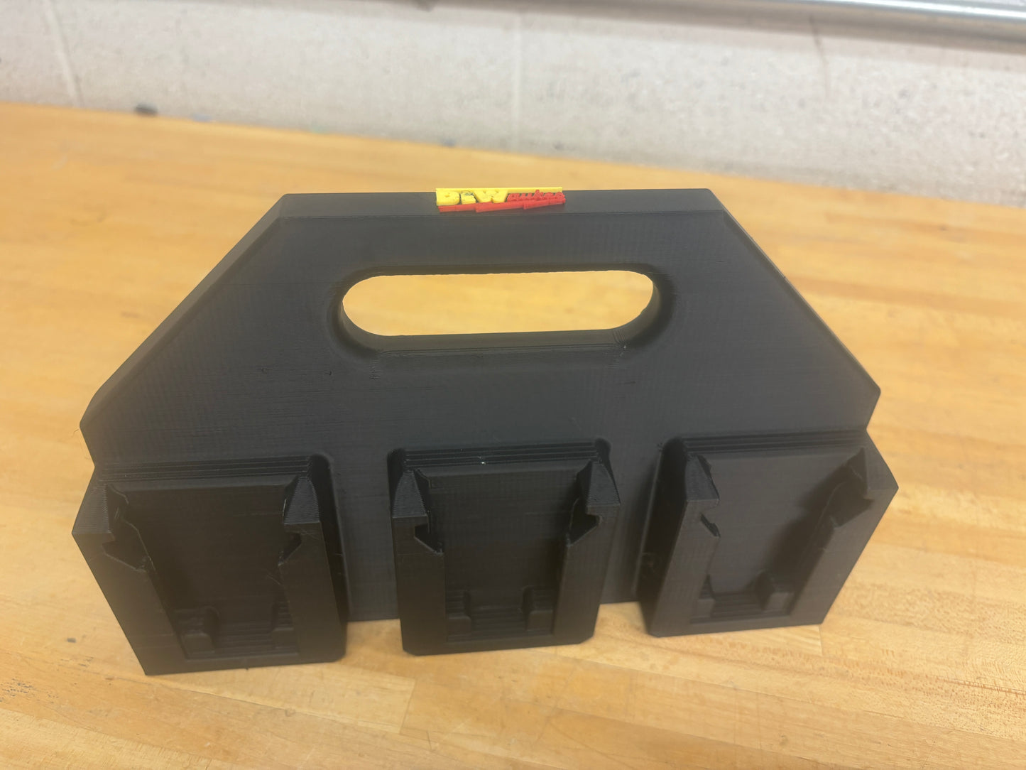 Battery Caddy "DeWaukee" for DeWalt 20V / 60V and Milwaukee M18 Batteries – holds 6 Batteries, Optional Milwaukee Packout Mounting