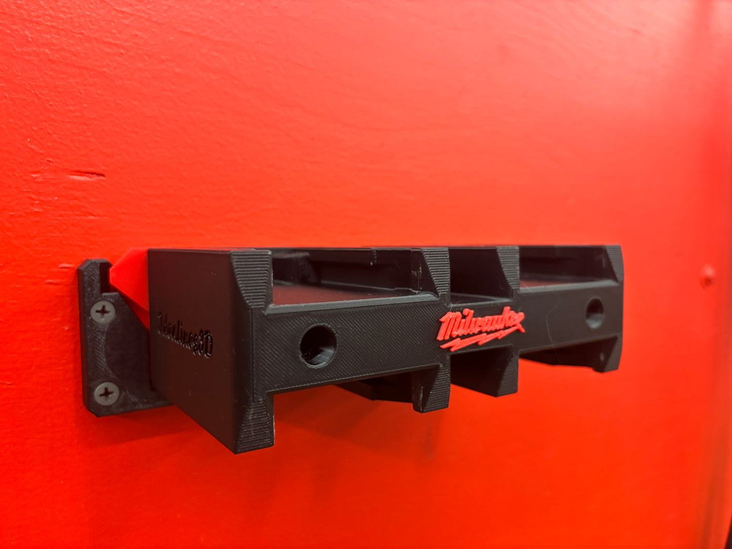 Wall Mount Holder for Milwaukee M18 Batteries – holds 4 Batteries, Optional Packout Mounting