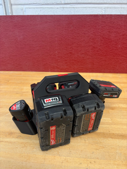 Battery Caddy for Milwaukee Combo M12 and M18 Batteries  – holds 4xM18 and 2xM12 Batteries, Optional Milwaukee Packout Mounting