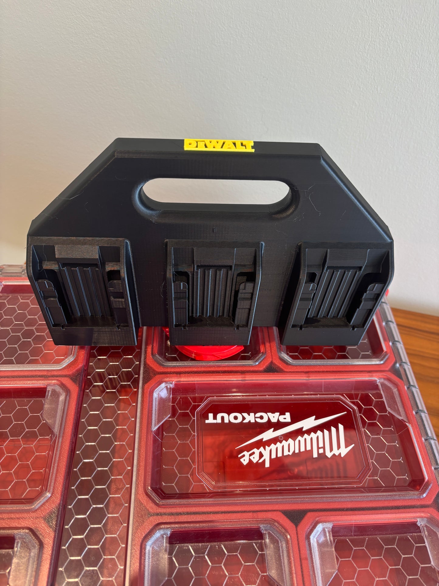 Battery Caddy for DeWalt 20V and 60V Battery  – holds 6 Batteries, Optional Milwaukee Packout Mounting