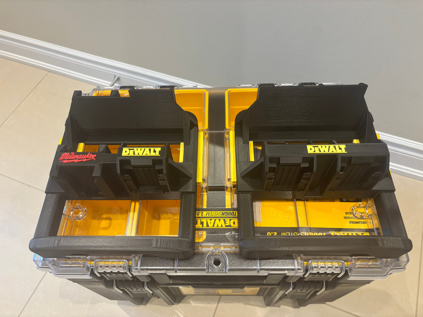Support Milwaukee Packout pour batteries DeWalt 20 V et 60 V - peut contenir 6 batteries