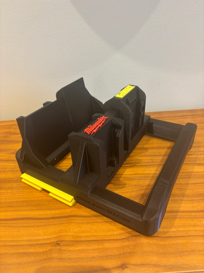 Support Milwaukee Packout « DeWaukee » pour batteries DeWalt 20 V/60 V et Milwaukee M18 – peut contenir 3 batteries DeWalt et 3 batteries Milwaukee M18