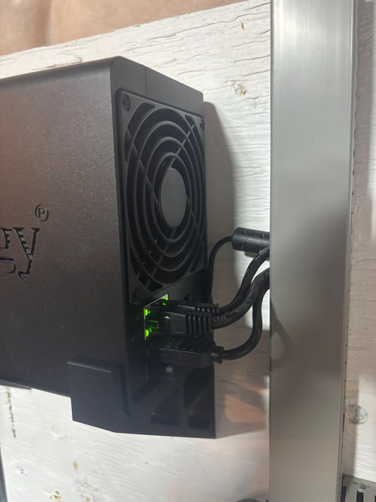 Support de montage mural pour Synology NAS DS2xx (DS218+ / DS220+ / DS224+ et bien d'autres)